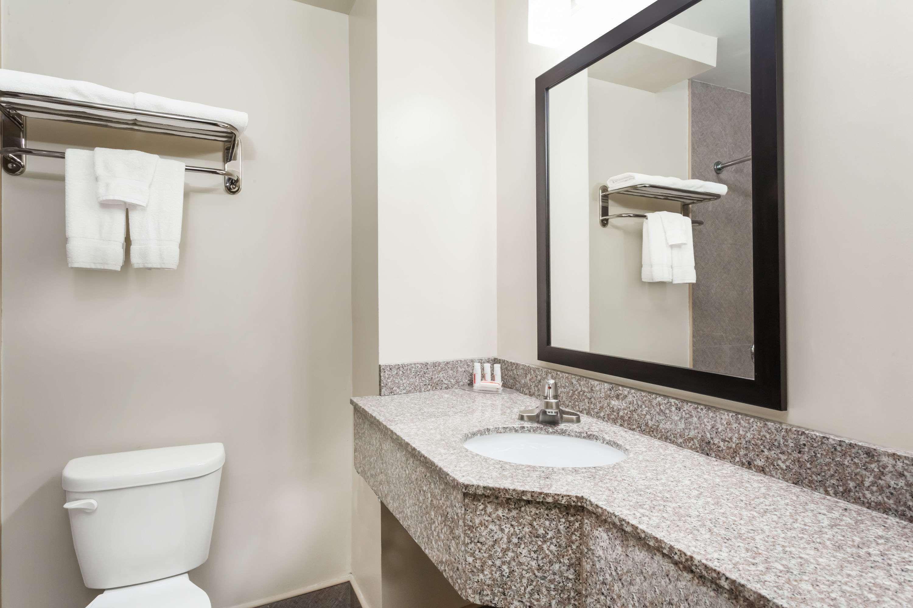 Days Inn & Suites By Wyndham Jamaica Jfk Airport Νέα Υόρκη Εξωτερικό φωτογραφία